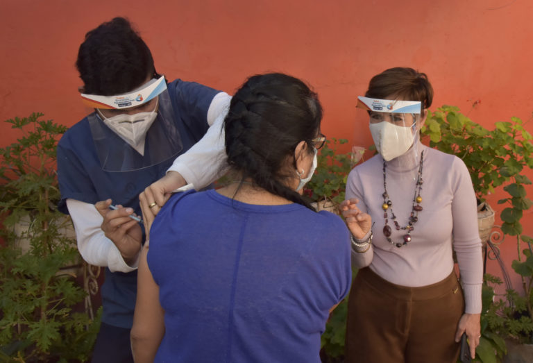 DIF de Aguascalientes puso en marcha jornada de vacunación contra la influenza en Clubes de la Tercera Edad