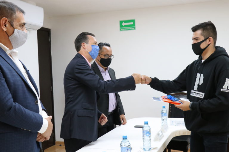 Estudiantes de la UPA obtienen primer y tercer lugar en Concurso Nacional de Ciencias Básicas