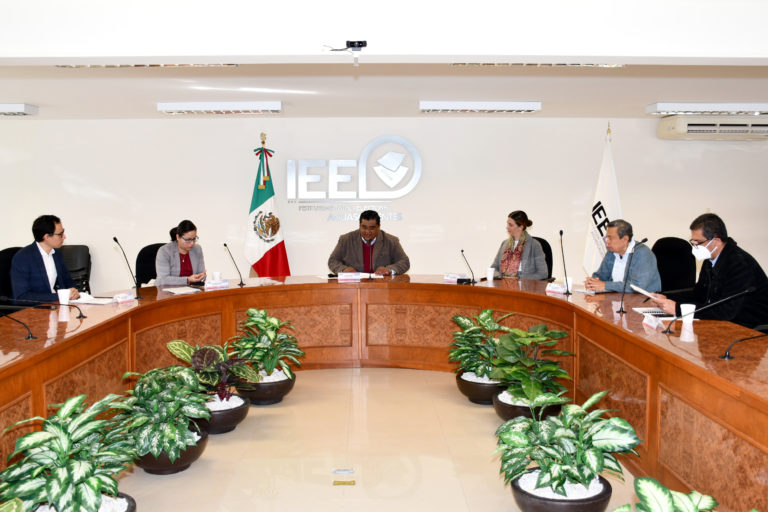 Rinden protesta integrantes del Cotaprep