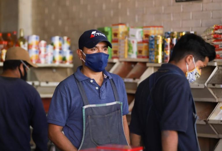 Gobernador de Aguascalientes constató el cumplimiento de medidas sanitarias en el Agropecuario