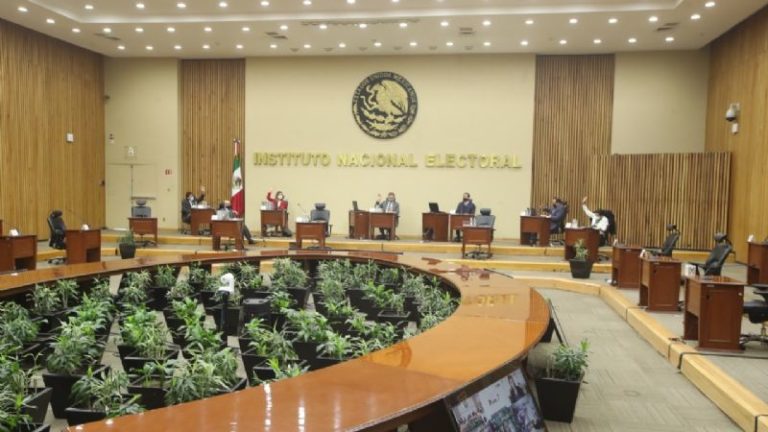 INE obliga a partidos a postular 30 candidaturas indígenas y avanzar en paridad