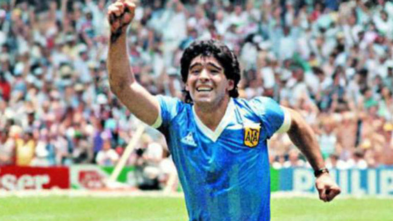 A los 60 años, muere Maradona