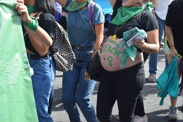 Critica diputada de Aguascalientes que se haya avalado la iniciativa antiaborto y se rechace el plebiscito de la concesión del agua