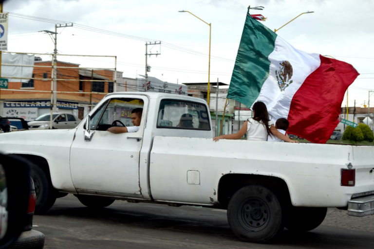 Mexicanos por nacimiento, hijos de padres mexicanos que nazcan en el extranjero