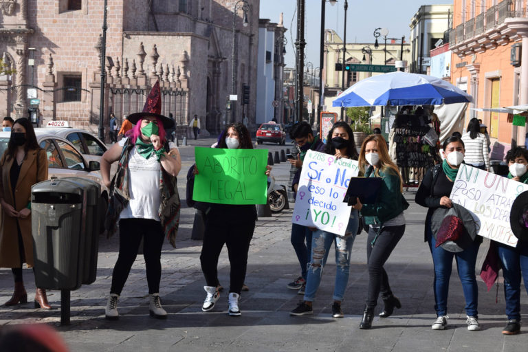 Penalizar el aborto reafirma el estereotipo de que las mujeres solo pueden ser madres