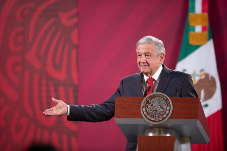 Tengo derecho a replicar a la oposición; ellos consideran que la 4T es “gobierno de nacos”: AMLO