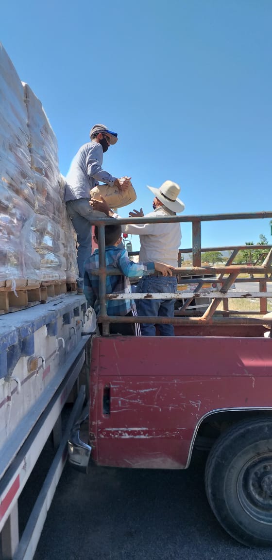 Entregan material de construcción en Calvillo, Aguascalientes