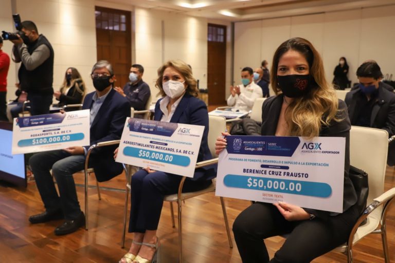 Entrega gobernador de Aguascalientes subsidios del Programa de Fomento, Desarrollo e Impulso a la Exportación