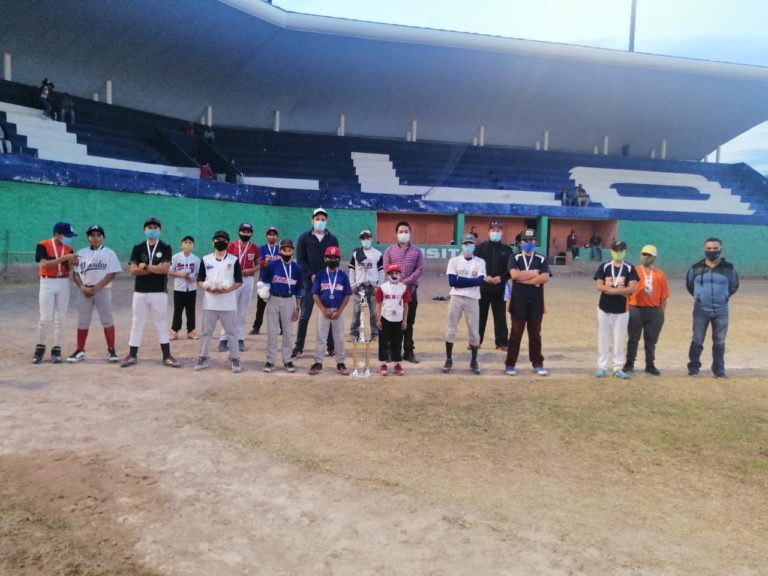 Felicitan a participantes de la Liga Municipal de Beisbol de Calvillo