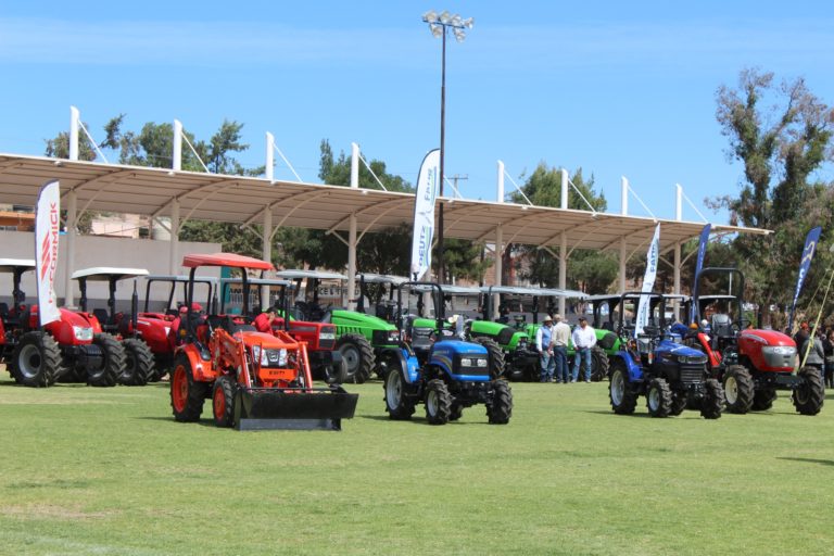 En Aguascalientes, Sedrae apoyó en la adquisición de tractores nuevos