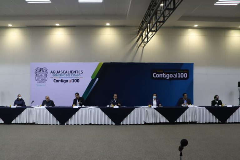 Analizan gobernador y diputados escenarios del Paquete Económico 2021 