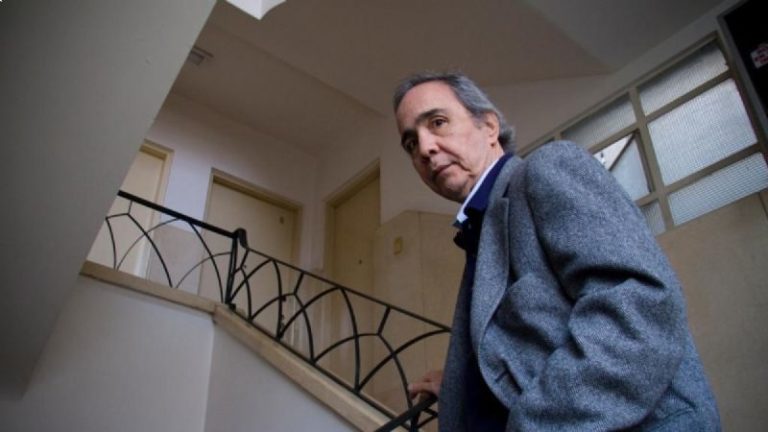 Con un texto de prosa seductora, dice adiós el escritor Juan José Reyes