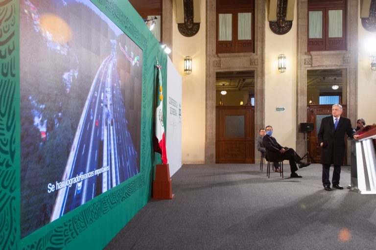 Propaganda/ Bajo presión 