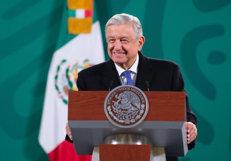 En su primera reunión con el gabinete legal y ampliado, AMLO insiste en extinguir INAI e IFT