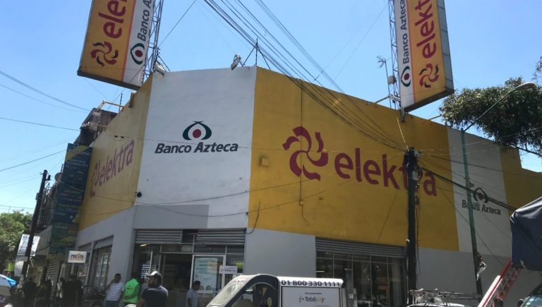 Elektra y Banco Azteca se amparan contra pruebas de covid-19 quincenales