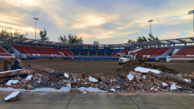 Remodelan otro estadio de beisbol cuyo equipo aún no paga franquicia