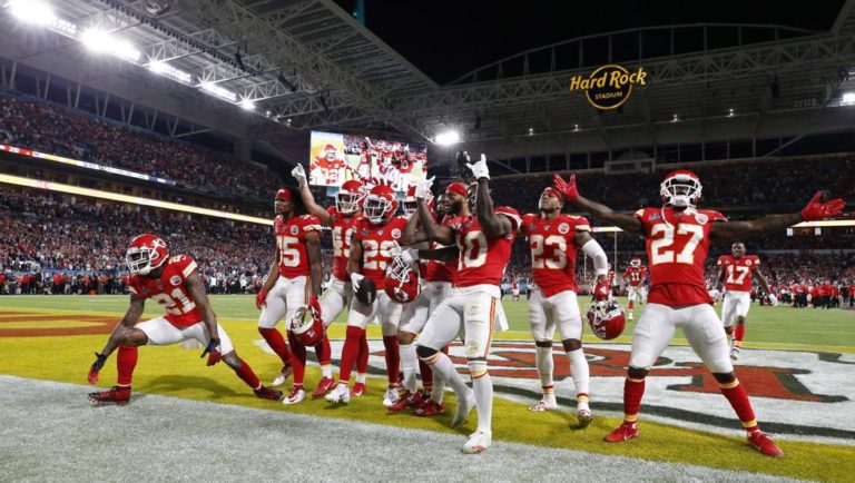 Rumbo al Súper Tazón 55/ Marca Textos 