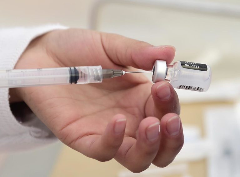 Inicia vacunación en área covid-19 de hospitales privados de Aguascalientes