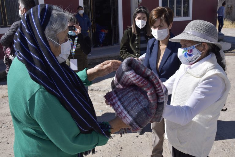 Concluyó la gira de entrega de cobijas del DIF en Aguascalientes