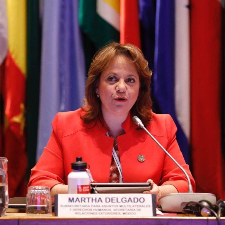 Aplausos: Ella es Martha Delgado, la servidora pública que negoció la llegada de las vacunas del COVID-19 a México