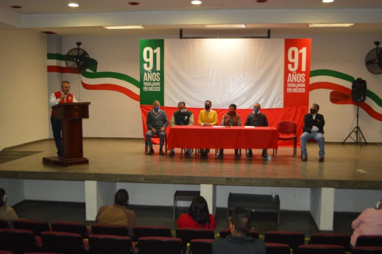 Rinden protesta presidentes de los 11 comités municipales y delegados distritales de asociación priista 