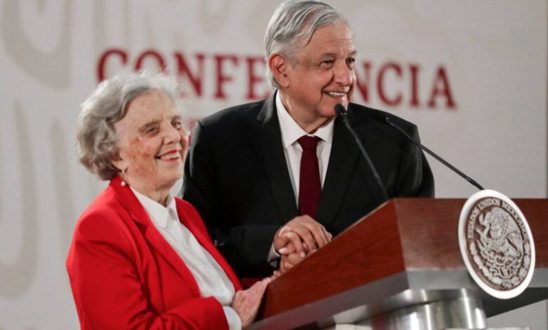 Ya párele a las mañaneras, provocan hartazgo: Elena Poniatowska a López Obrador