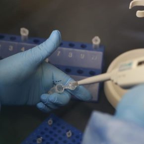 Terapia-farmacos-covid-19-EFE