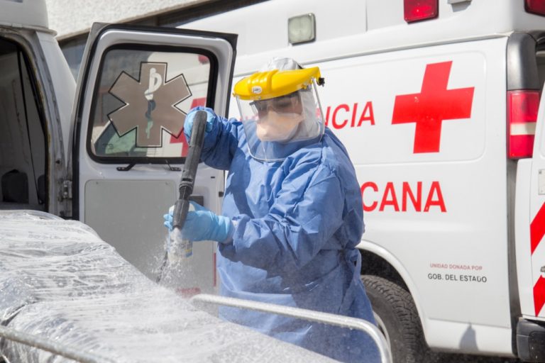 La labor del personal de salud destaca por su entrega durante la emergencia sanitaria por COVID-19