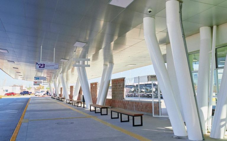 Gobernador de Aguascalientes entrega primera terminal multimodal de transporte