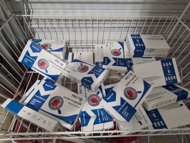 Guardia Sanitaria de Aguascalientes aseguró pruebas rápidas que eran vendidas en importadora