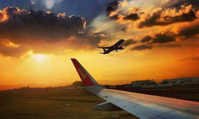 Volaris y Viva Aerobus levantan alas; Aeroméxico e Interjet, en picada