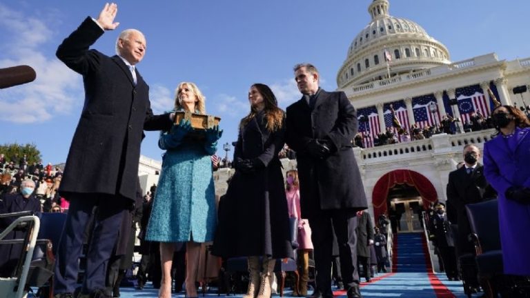 Biden promete unir a Estados Unidos en tiempo de racismo, inequidad económica y pandemia