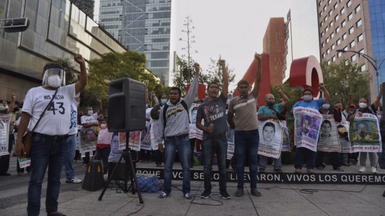 Denuncia por filtración de Caso Ayotzinapa es solo contra servidores públicos: Sánchez Cordero