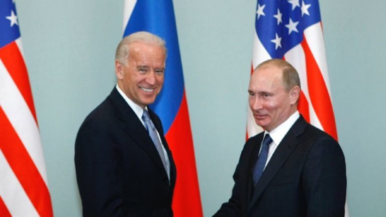 Biden habla con Putin de desarme y sobre el líder opositor ruso Aleksey Navalny