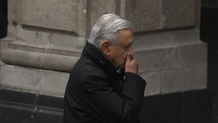 López-Gatell dice que AMLO evoluciona bien y critica mensajes que circulan en WhatsApp