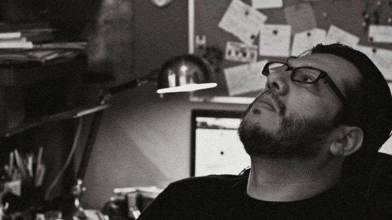 Un abrazo no de llanto/ Bajo presión 