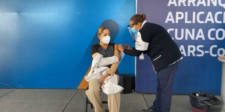 Lo que dijo la primera persona vacunada contra COVID-19 en Aguascalientes