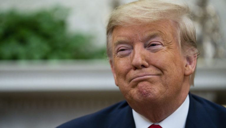 Trump se defiende, dice que no puede ser enjuiciado como expresidente