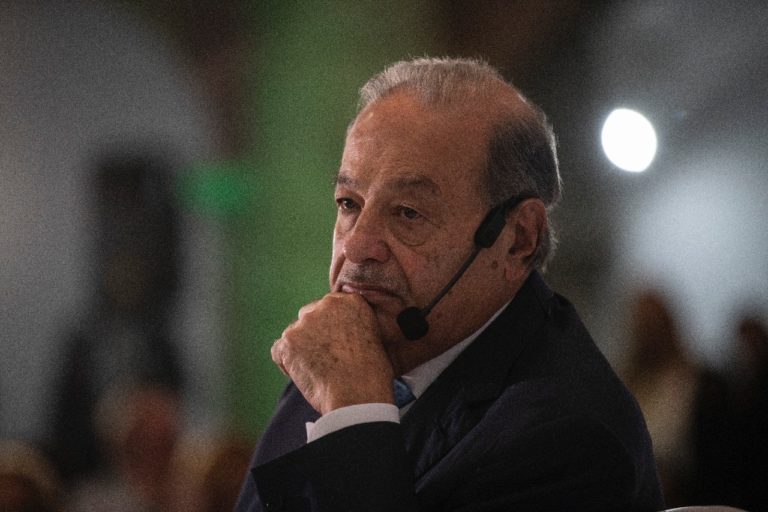 Slim: falta inversión privada en infraestructura eléctrica