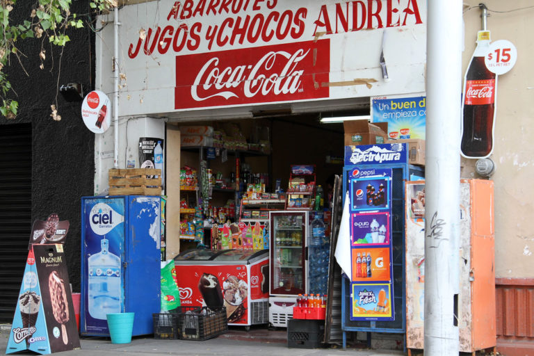 Ventas por teléfono dificultan las compras para los abarroteros