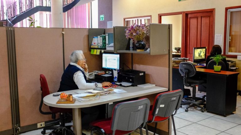 Persiste rezago de tres mil plazas federales desde hace cuatro años