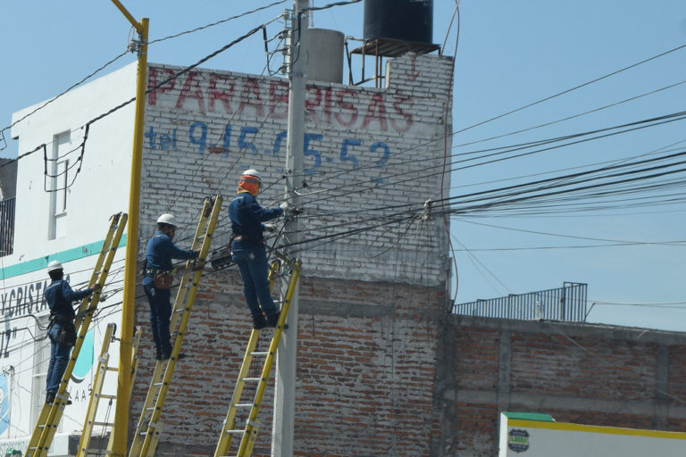 Reforma a la Ley de la Industria Eléctrica alejará inversiones de México: Moody’s