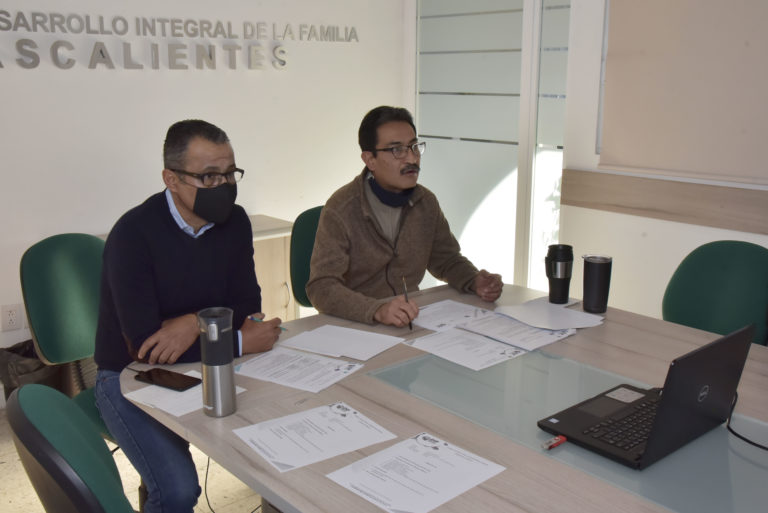 Entrega DIF de Aguascalientes renovación de carta de acreditación a seis asociaciones civiles