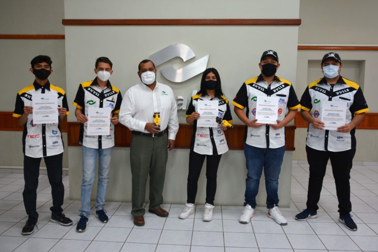 Escudería de Aguascalientes, finalista del Reto F1 Schools, recibe reconocimiento nacional