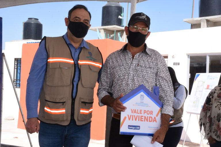 Instituto de Vivienda entregó diez casas en Ribera del Sol