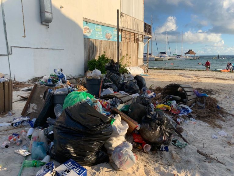 La vez que Cancún se llenó de basura: nadie la recoge, ni el municipio