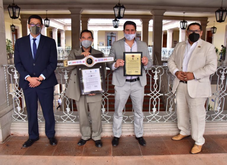 Reconocen a aguascalentense con el Cinturón Mazahua