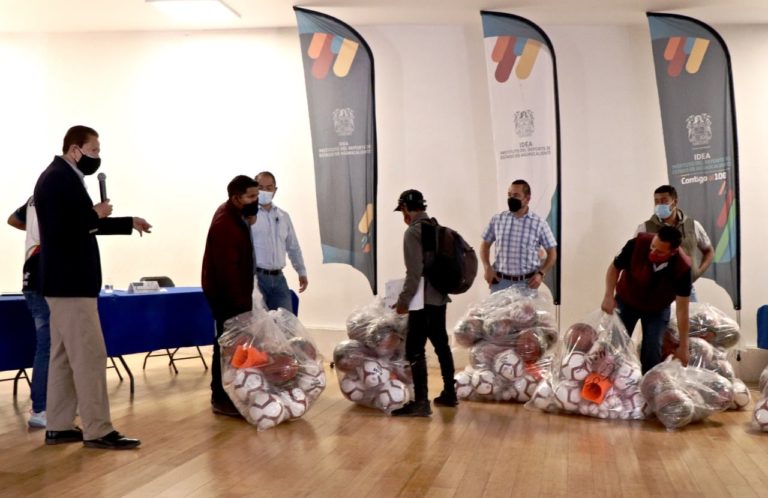 IDEA entrega material deportivo a municipios participantes de Olimpiags