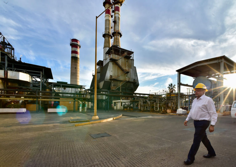 Se importará gas en buque y se reactivarán plantas de combustóleo y carbón ante crisis eléctrica: AMLO