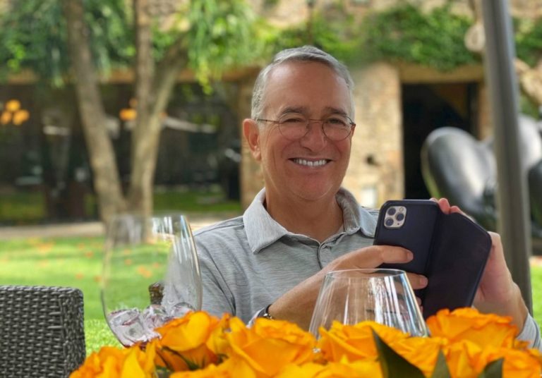 AMLO declina abordar deuda de Salinas Pliego y destaca apoyo de magnates a su gobierno